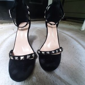 Ashley Stewart 9W heels